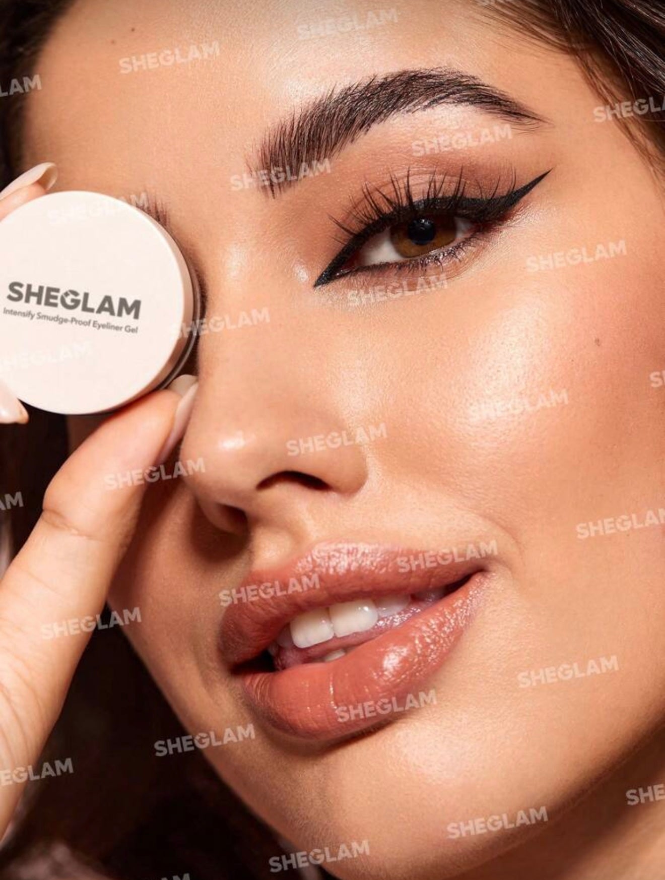 Intensify Smudge-Proof Eyeliner Gel | SHEGLAM